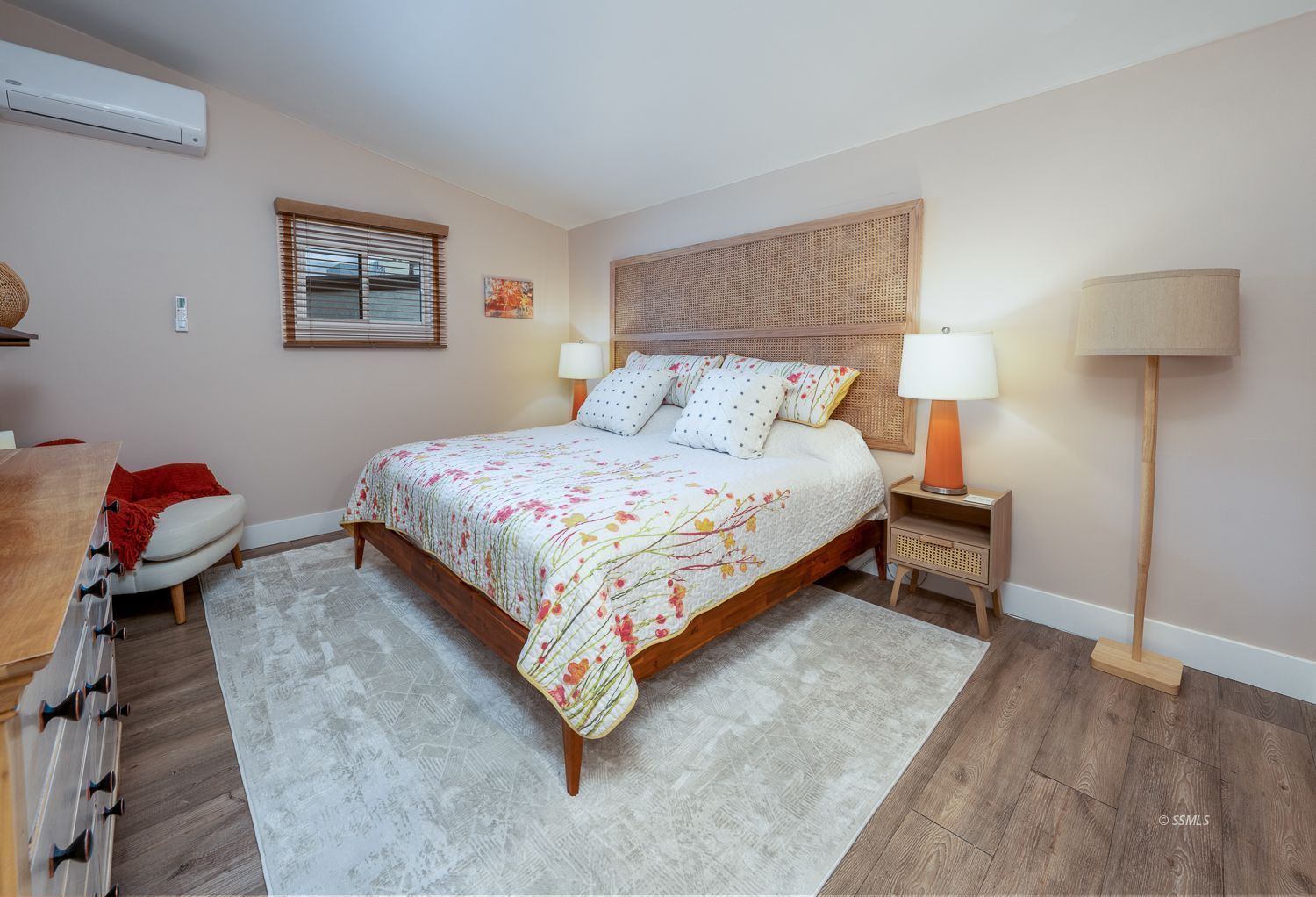 413 North Helena Street Ridgecrest, CA 93555 - Photo 20 of 42 a bedroom with a bed and lamp