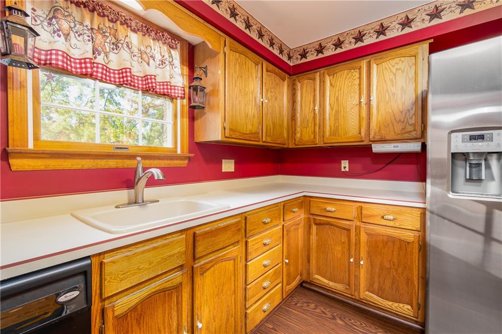 2045 Ridge Rd Extension Ambridge, PA 15003 - Photo 10 of 25