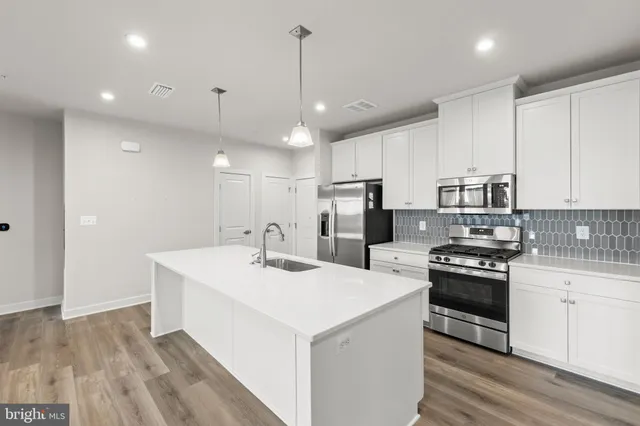 $315,000 | 140 McCormick Circle, Unit 403, Winchester, VA 22602