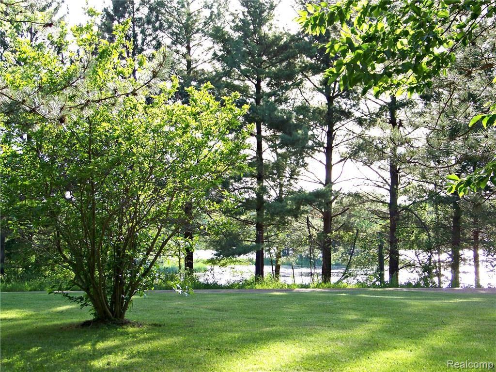 5612 Jefferson Road North Branch, MI 48461 - Photo 3 of 17 front yard view.jpg