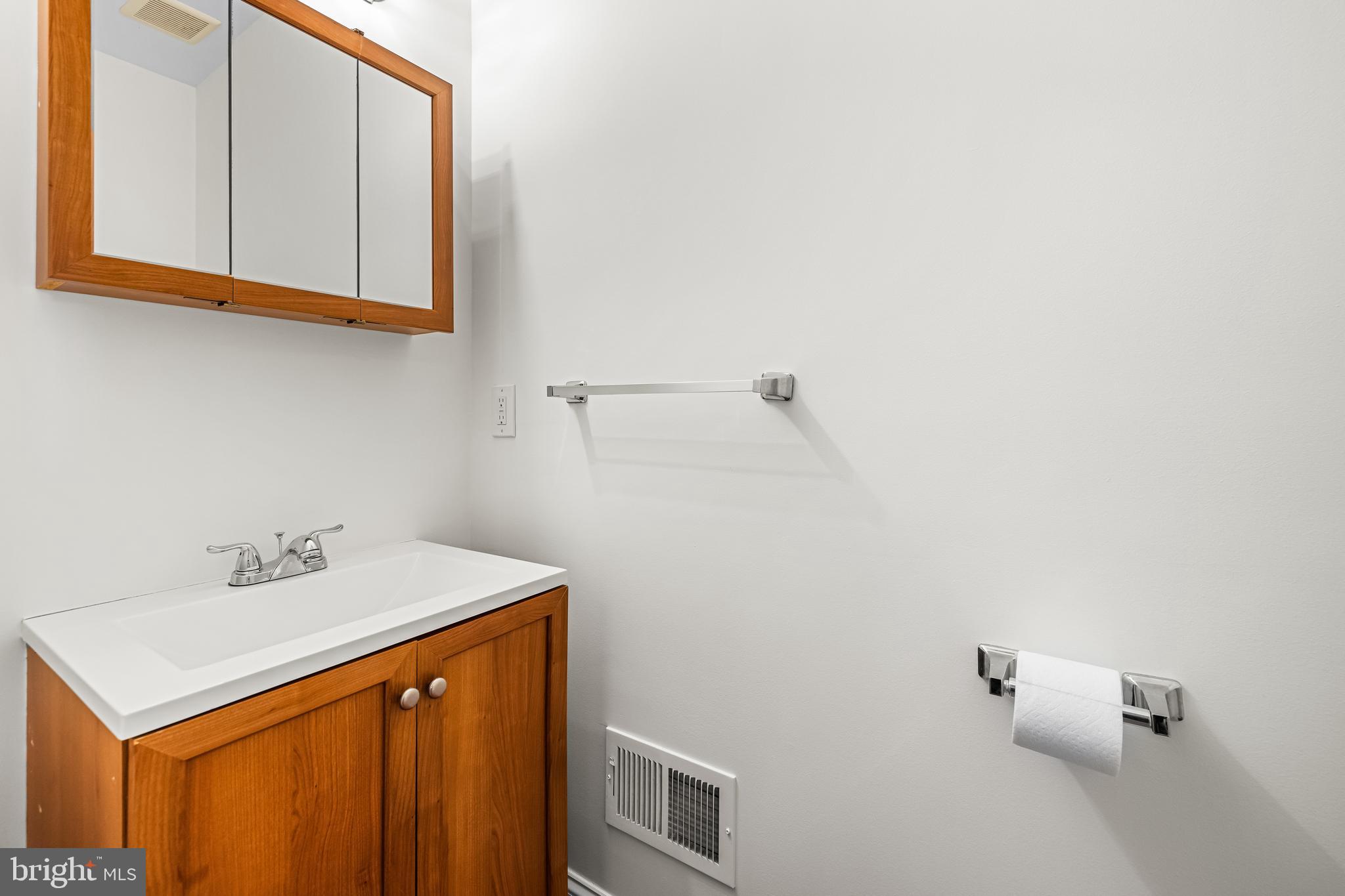 3336 Keswick Road Baltimore, MD 21211 - Photo 13 of 44 Main floor half bath