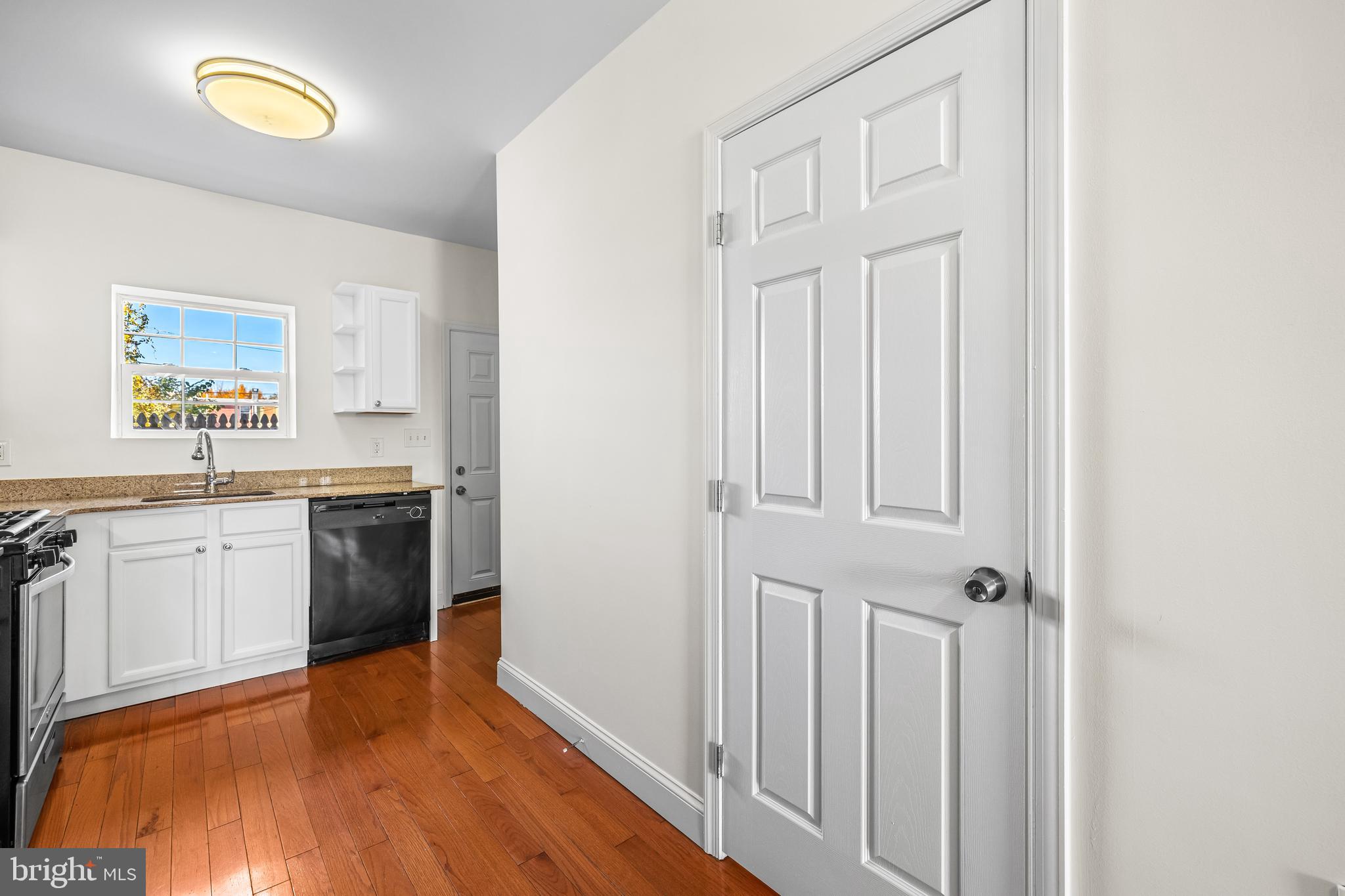 3336 Keswick Road Baltimore, MD 21211 - Photo 10 of 44 Kitchen with door to half bath