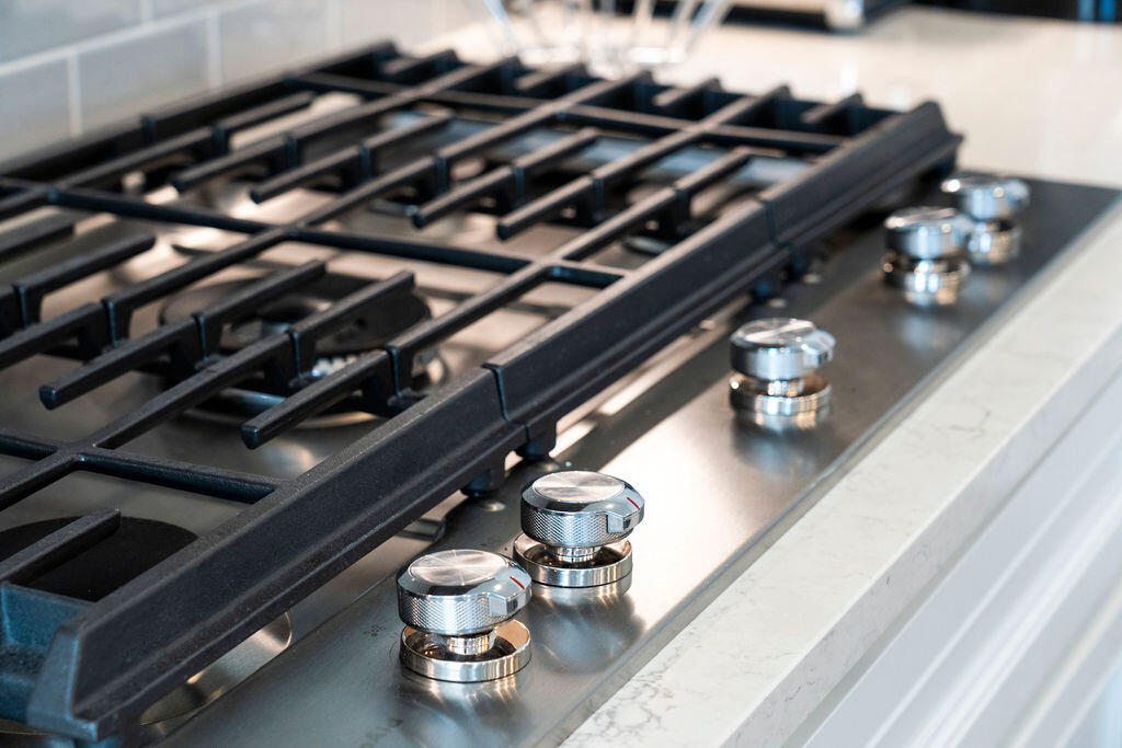 3085 Sturbridge Road Mount Pleasant, SC 29466 - Photo 11 of 50 Gas cooktop