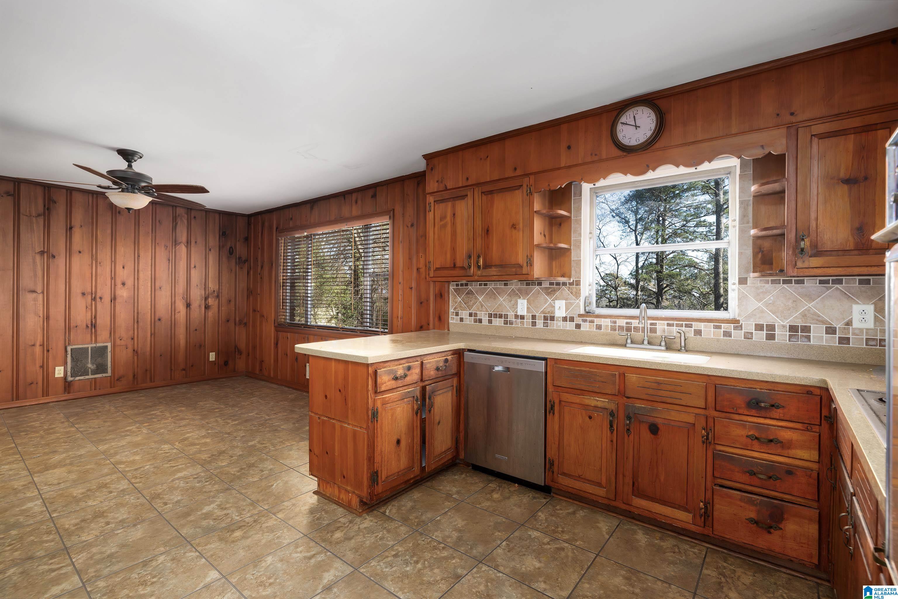1141 Shades Crest Road Birmingham, AL 35226 - Photo 15 of 42
