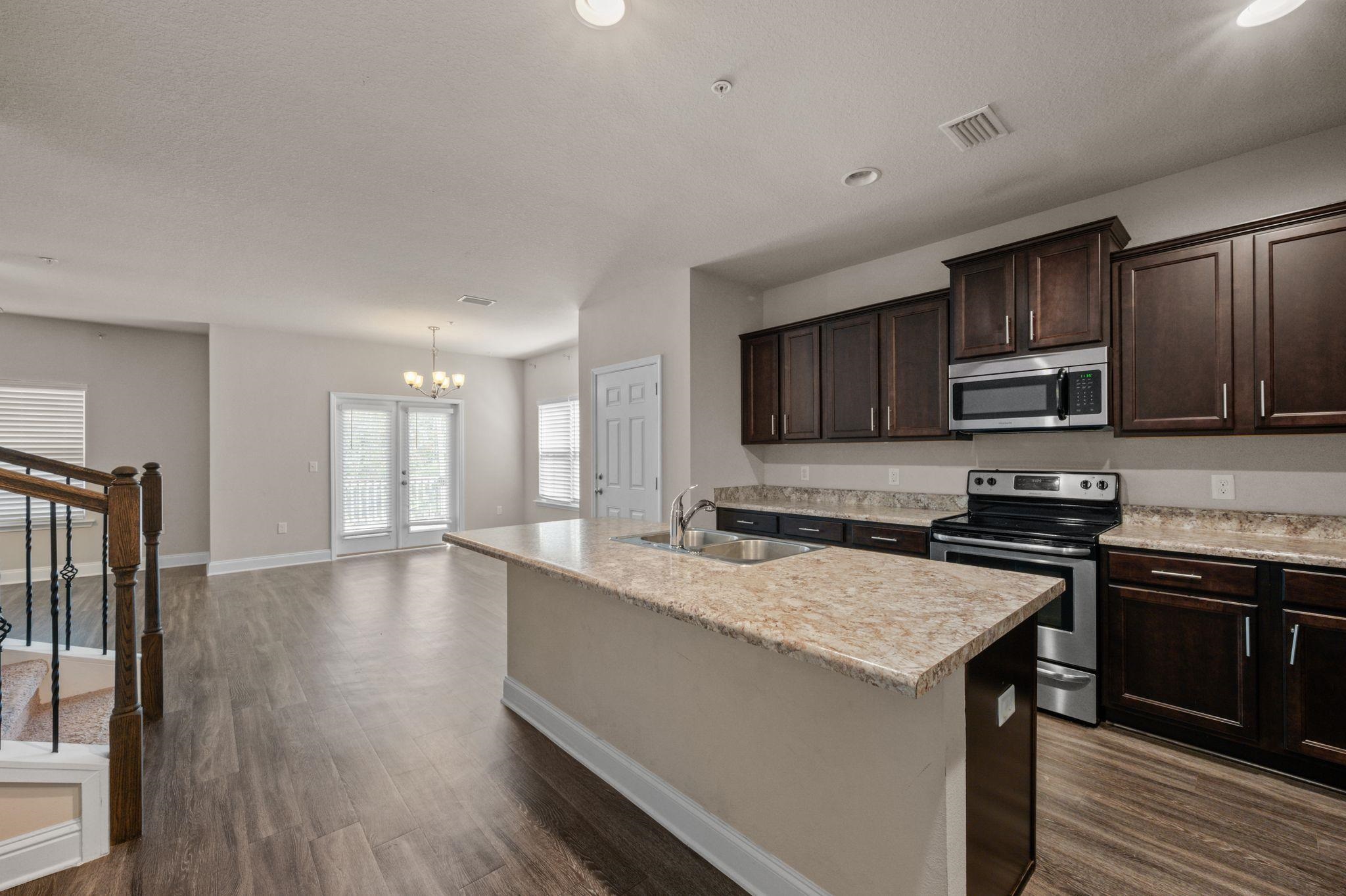 6903 Spaniel Drive, Unit B Daphne, AL 36527 - Photo 5 of 28 Kitchen