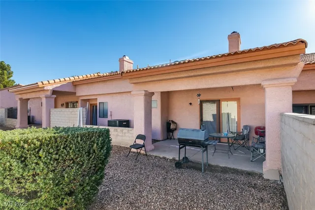 $330,000 | 675 Cervantes Drive, Henderson, NV 89014