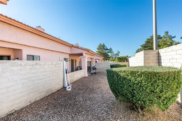 $330,000 | 675 Cervantes Drive, Henderson, NV 89014