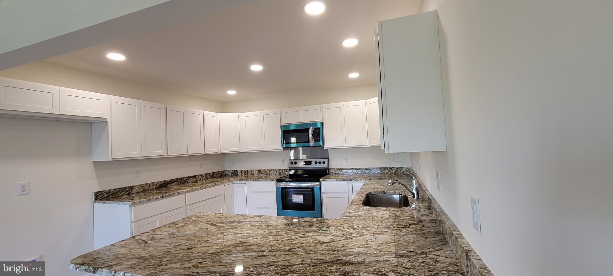 300 Doylestown Road Smyrna, DE 19977 - Photo 5 of 23 Kitchen - Granite Countertops
