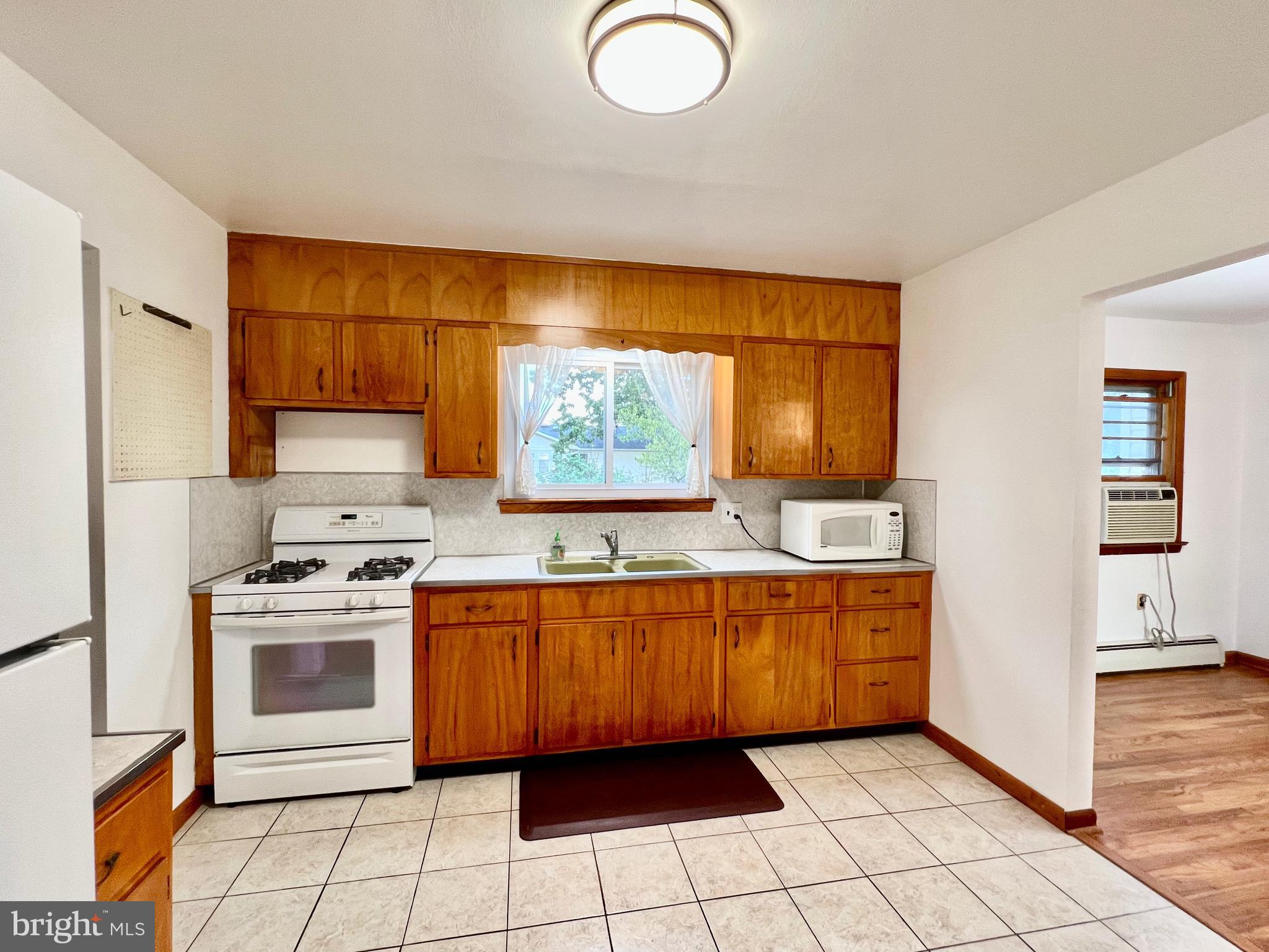 270 George Dye Road Hamilton, NJ 08690 - Photo 11 of 38