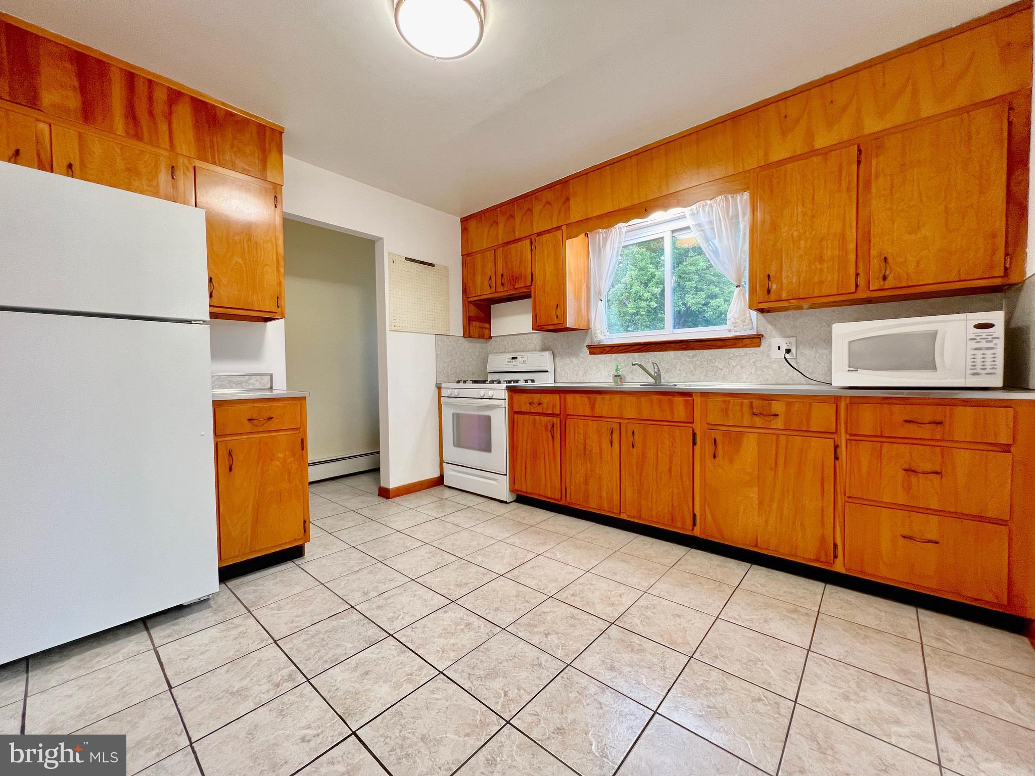 270 George Dye Road Hamilton, NJ 08690 - Photo 10 of 38