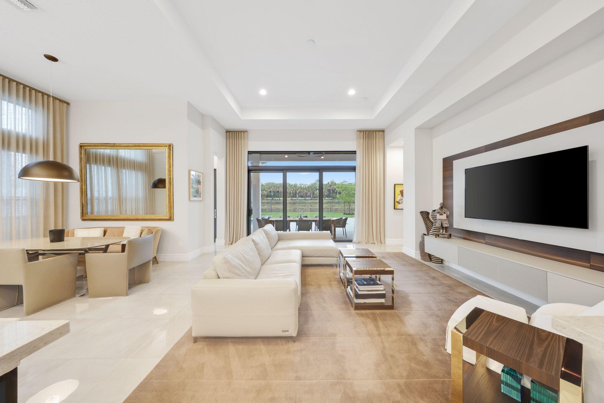 9137 Benedetta Place Boca Raton, FL 33496 - Photo 12 of 48 Family Room