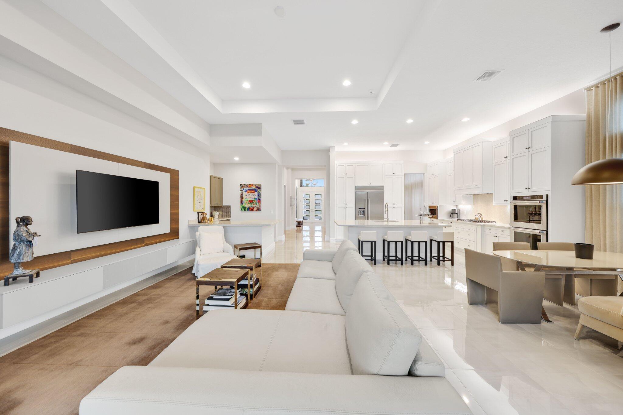 9137 Benedetta Place Boca Raton, FL 33496 - Photo 14 of 48 Family Room