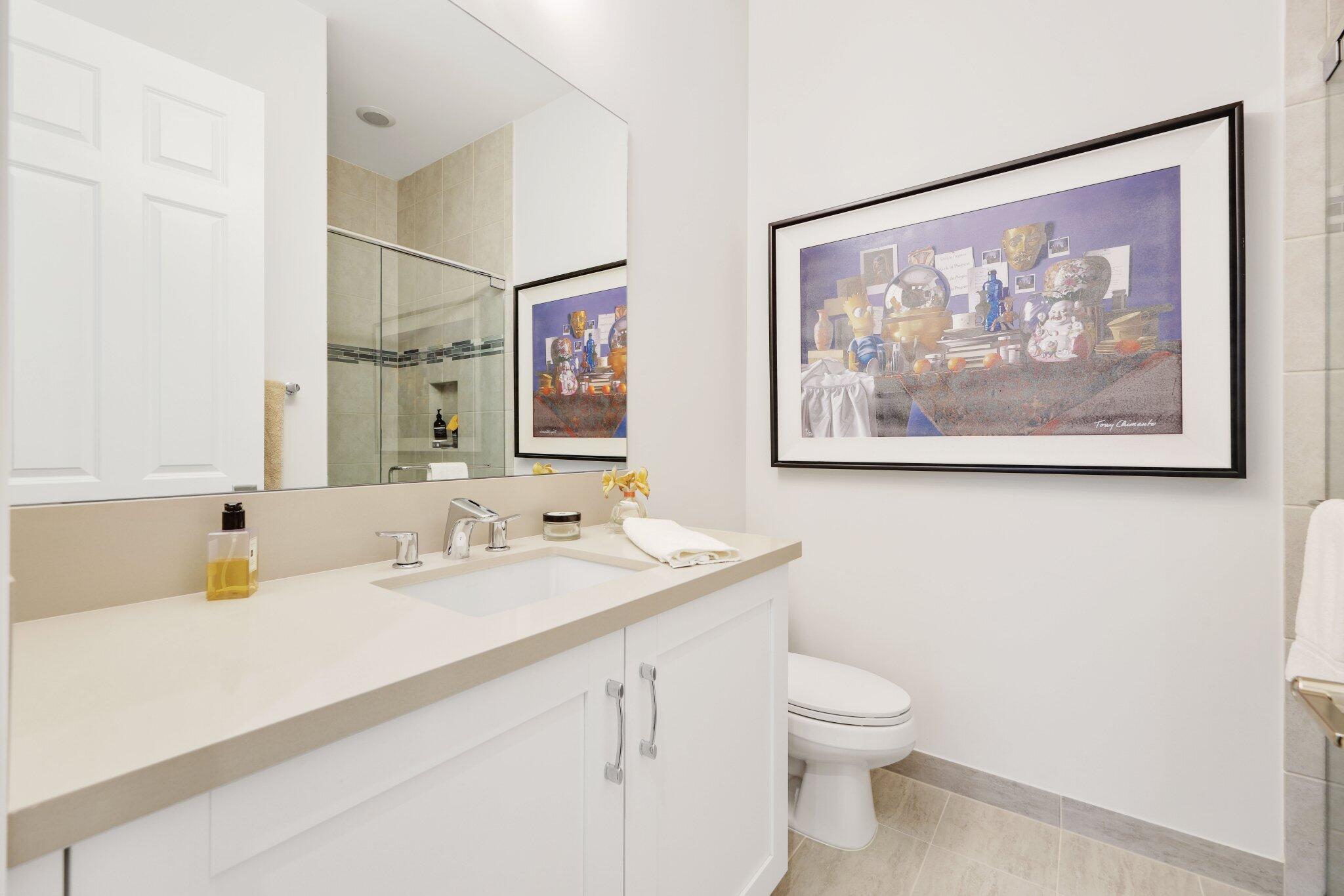9137 Benedetta Place Boca Raton, FL 33496 - Photo 24 of 48 Guest Bath