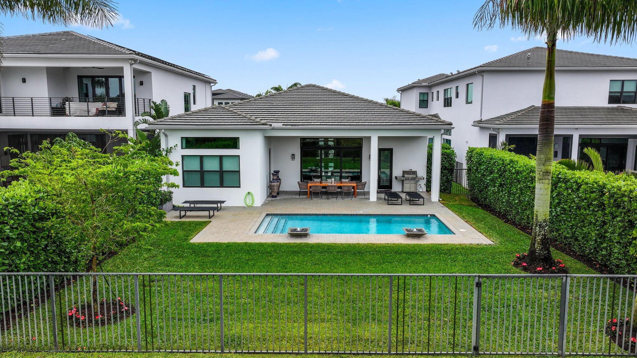 9137 Benedetta Place Boca Raton, FL 33496 - Photo 36 of 48 Fenced in Yard