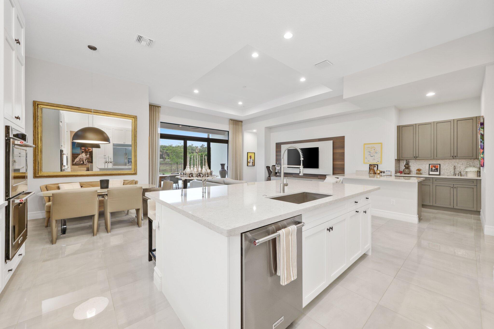 9137 Benedetta Place Boca Raton, FL 33496 - Photo 7 of 48 Kitchen