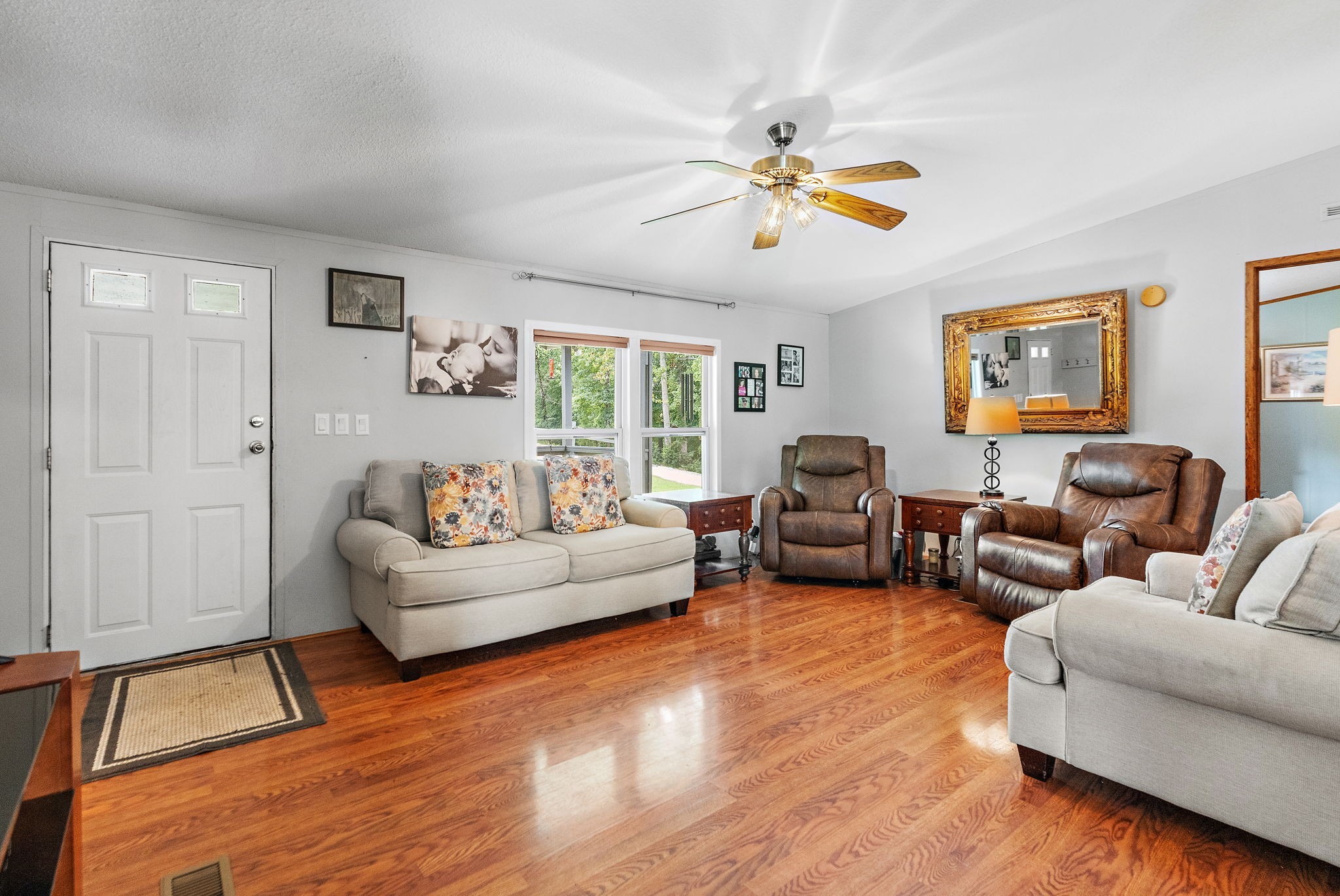 1333 Roberts Road Goodlettsville, TN 37072 - Photo 12 of 80 a living room with furniture and wooden floor