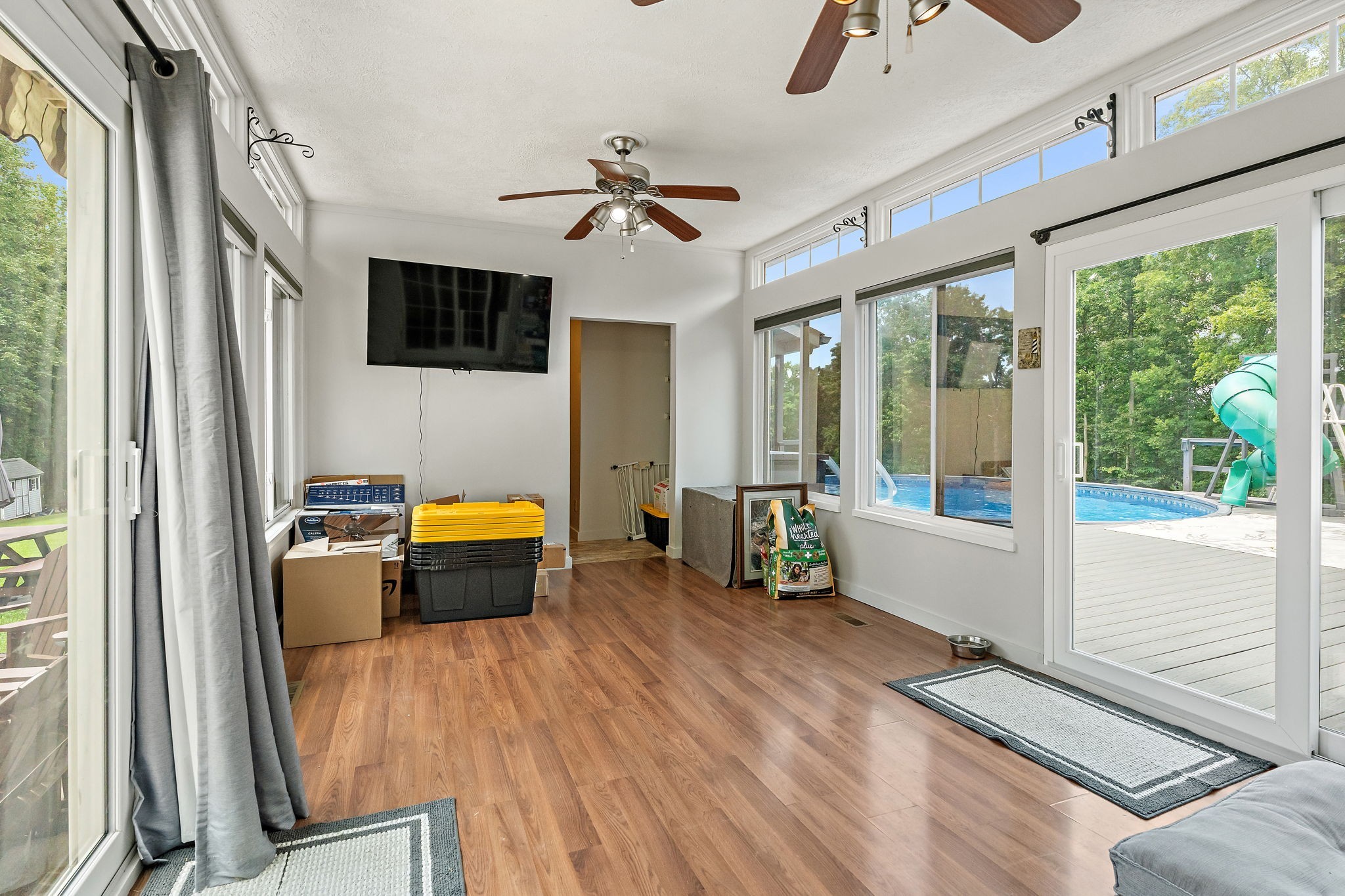 1333 Roberts Road Goodlettsville, TN 37072 - Photo 21 of 80 a living room with furniture and a flat screen tv