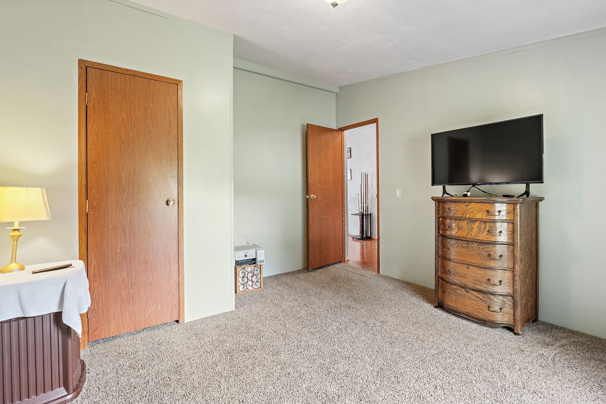 1333 Roberts Road Goodlettsville, TN 37072 - Photo 35 of 80 a view of a livingroom with a flat tv screen and a dresser