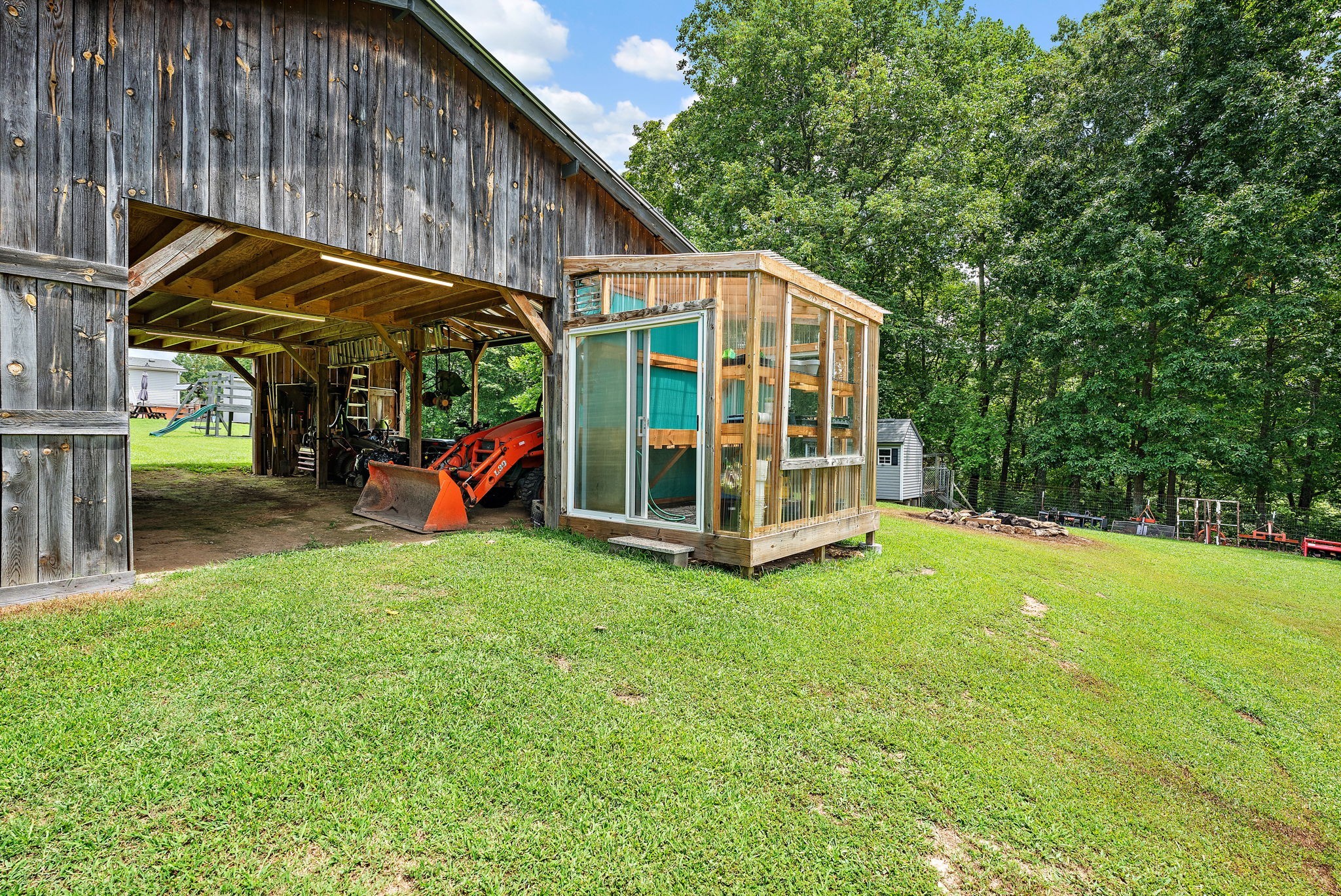 1333 Roberts Road Goodlettsville, TN 37072 - Photo 55 of 80 a view of a house with backyard and sitting area