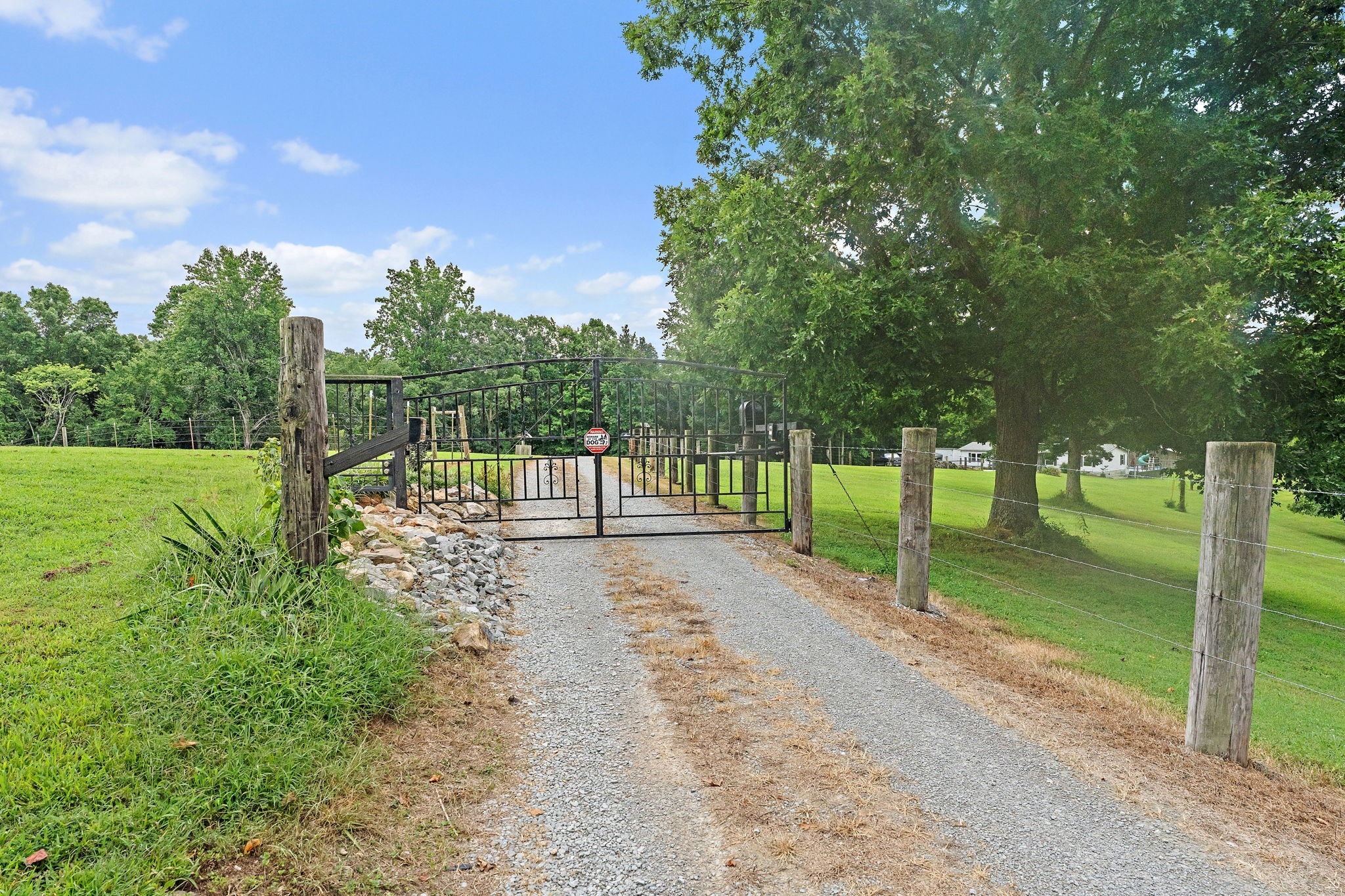 1333 Roberts Road Goodlettsville, TN 37072 - Photo 67 of 80 a view of a park with large trees