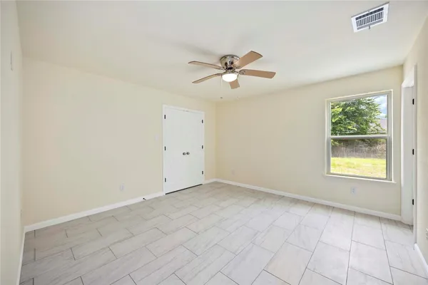 a view of empty room with window