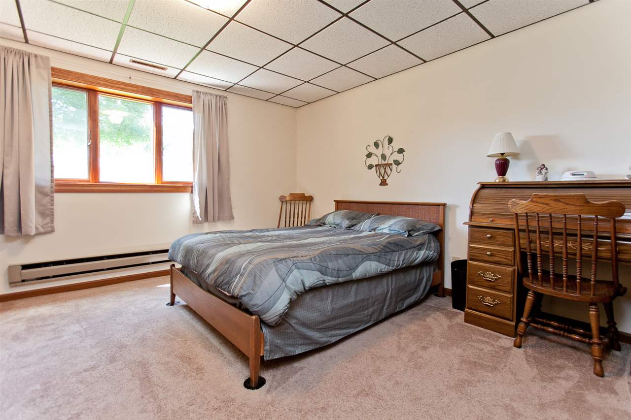 210 Hilltop Road Southwest Swisher, IA 52338 - Photo 28 of 35 Gallery Image 28