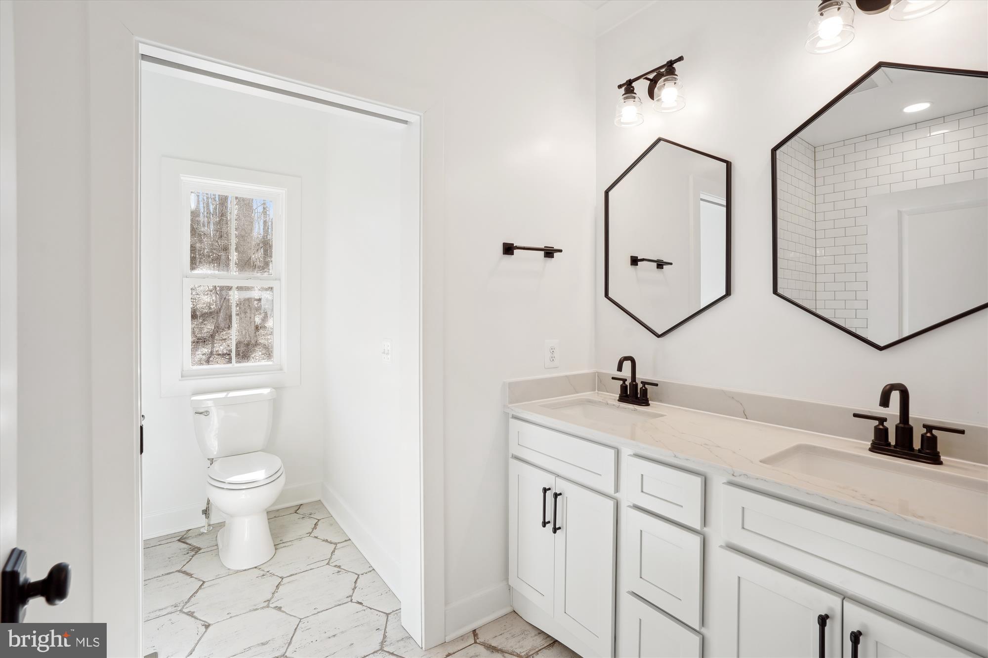 2412 Mountain Road Haymarket, VA 20169 - Photo 24 of 52 HALL BATH