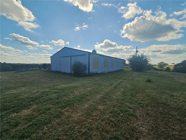 $395,000 | 28785 Jewell Road, Brookfield, MO 64628