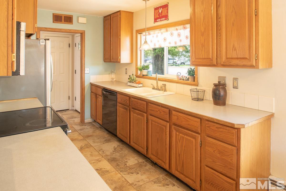 910 Keele Drive Reno, NV 89509 - Photo 6 of 33 Photo 6