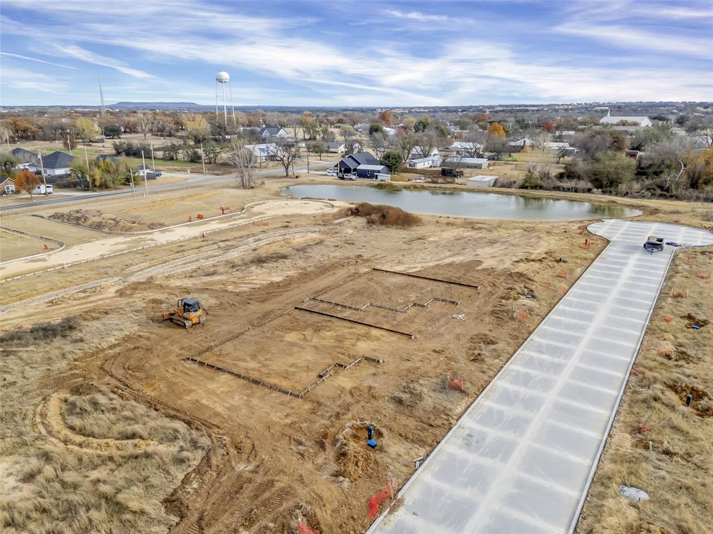 809 Lavender Court Tolar, TX 76476 - Photo 4 of 10 a view of an ocean