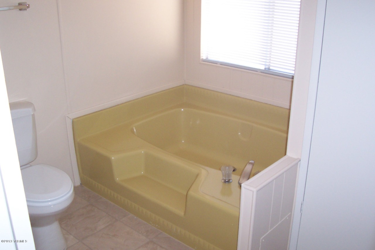 21 West Rosa Drive Green Valley, AZ 85614 - Photo 10 of 13