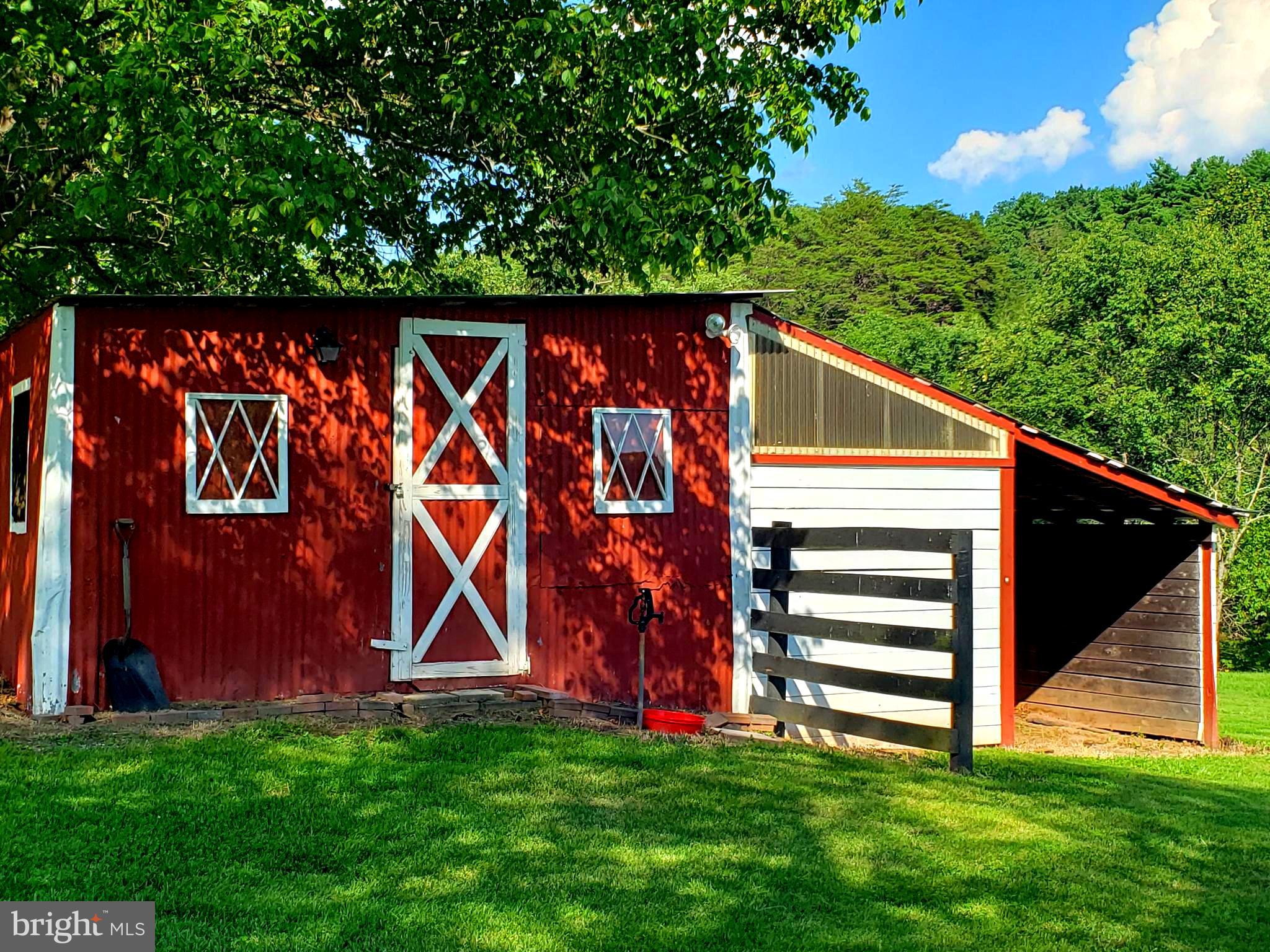 641 Howards Chapel Road Winchester, VA 22603 - Photo 2 of 11 BARN