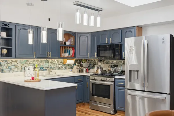 $3,850 | 9728 South Tripp Avenue, Oak Lawn, IL 60453
