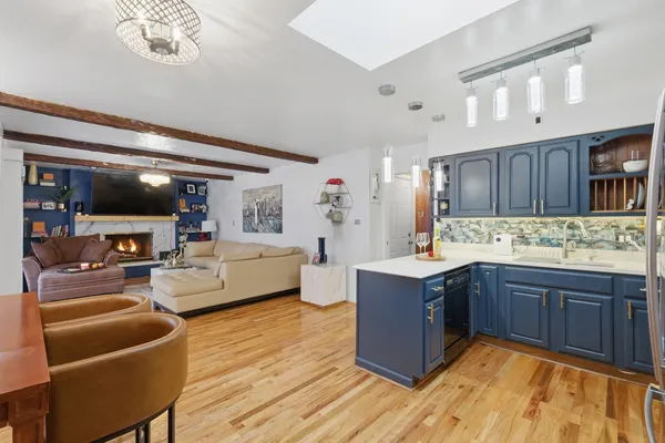 $3,850 | 9728 South Tripp Avenue, Oak Lawn, IL 60453