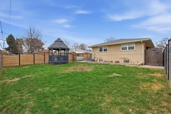 $3,850 | 9728 South Tripp Avenue, Oak Lawn, IL 60453