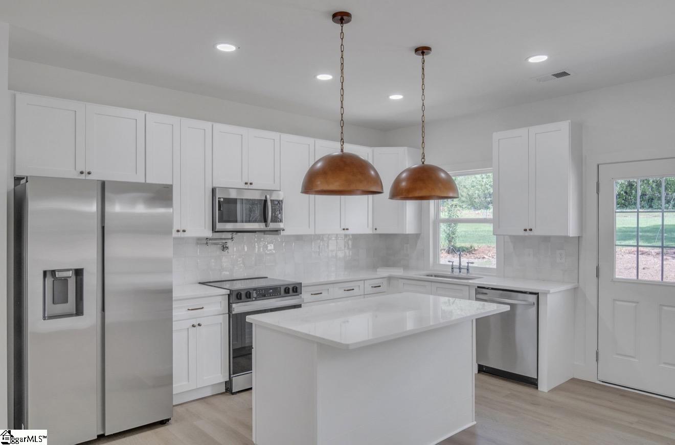 110 Dalton Road Seneca, SC 29678 - Photo 6 of 23