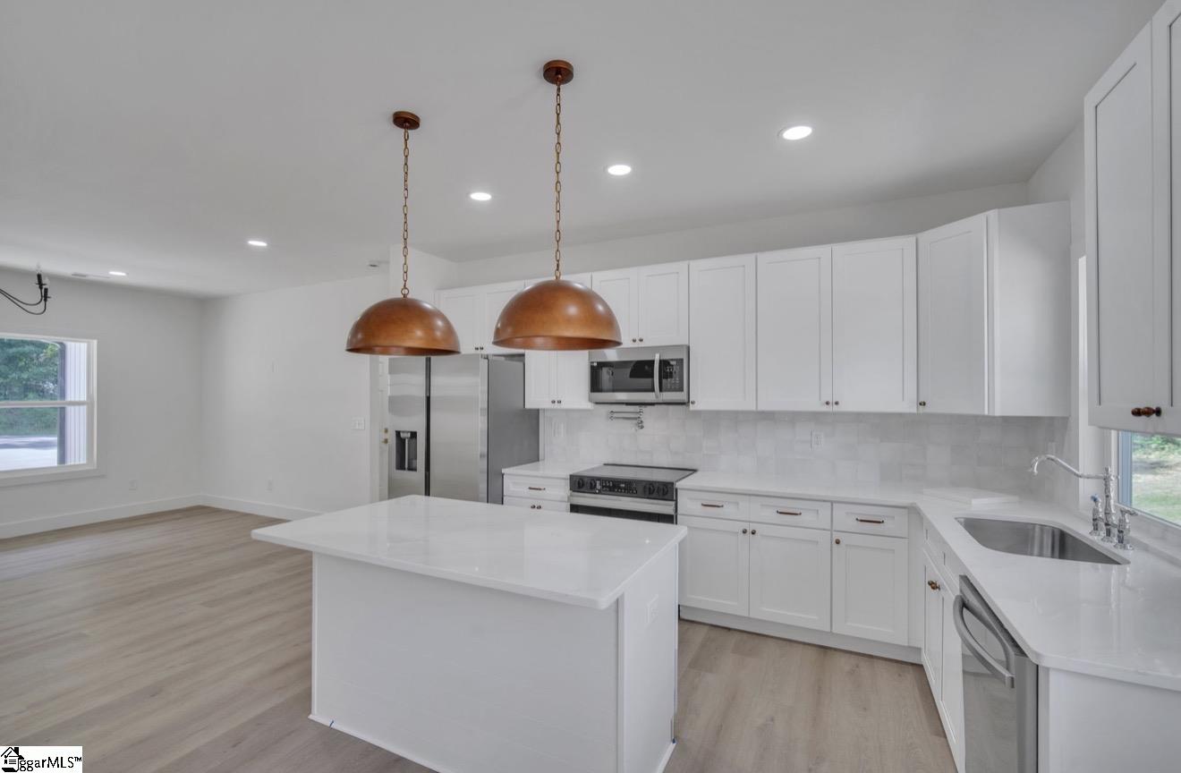 110 Dalton Road Seneca, SC 29678 - Photo 7 of 23