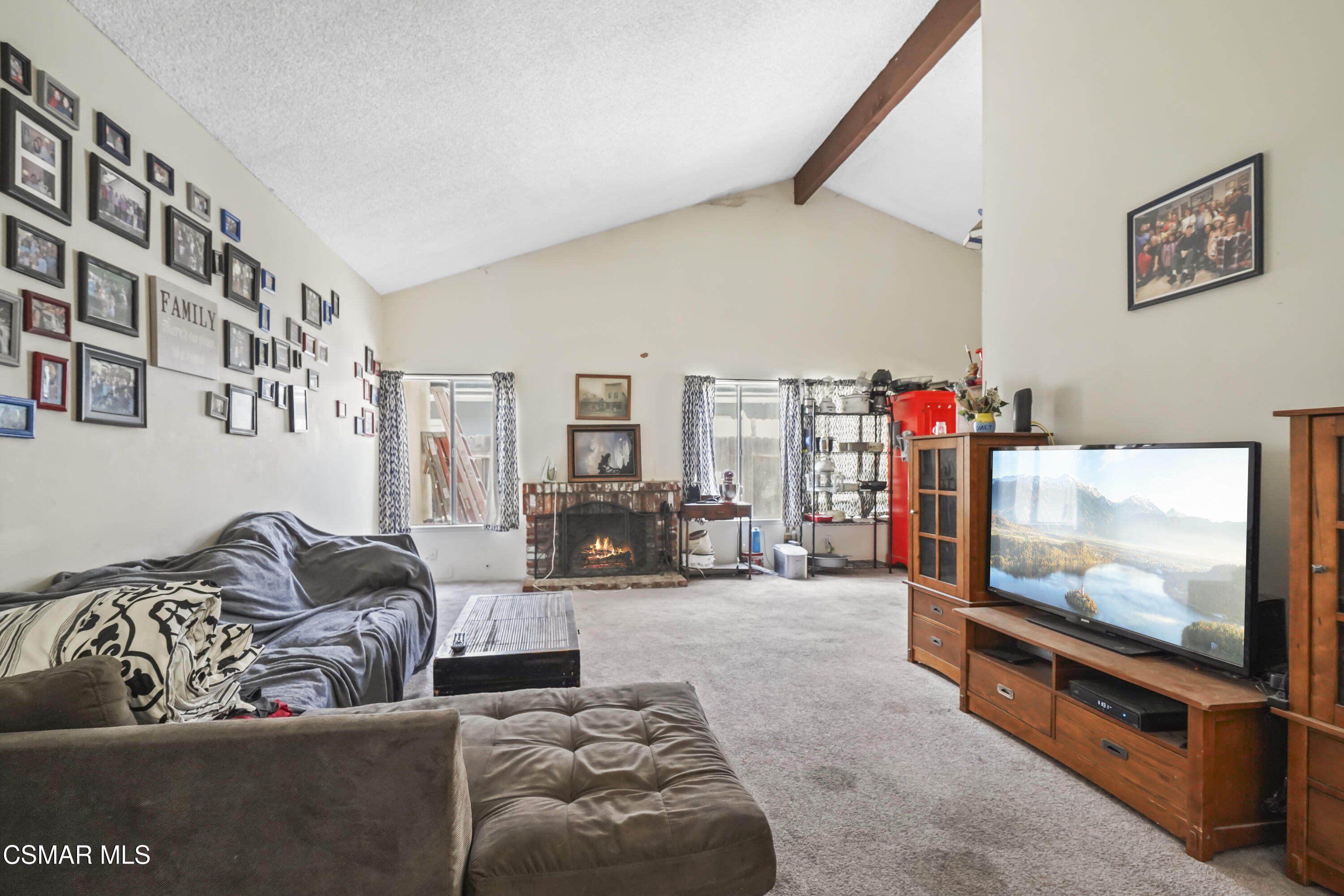 887 Erringer Road Simi Valley, CA 93065 - Photo 4 of 22 DSC03944