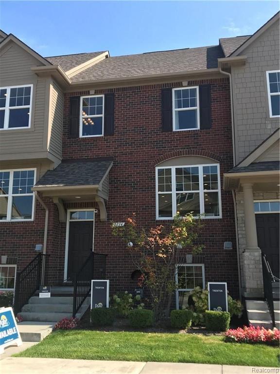 2714 Helmsdale Circle Rochester Hills, MI 48307 - Photo 1 of 20