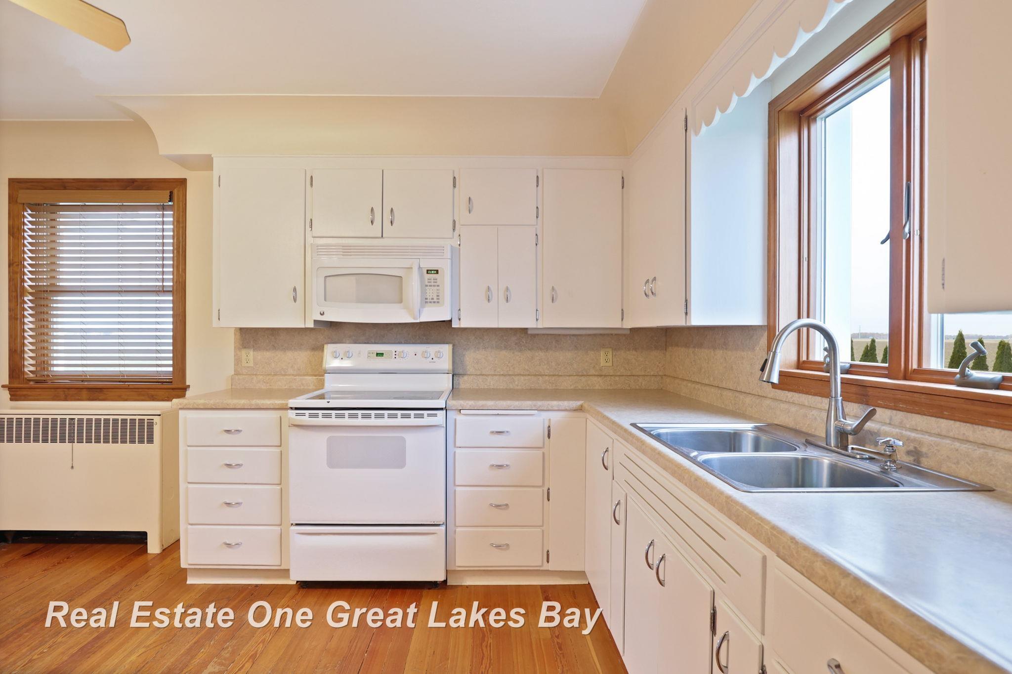4060 Dickerson Road Akron, MI 48701 - Photo 19 of 62