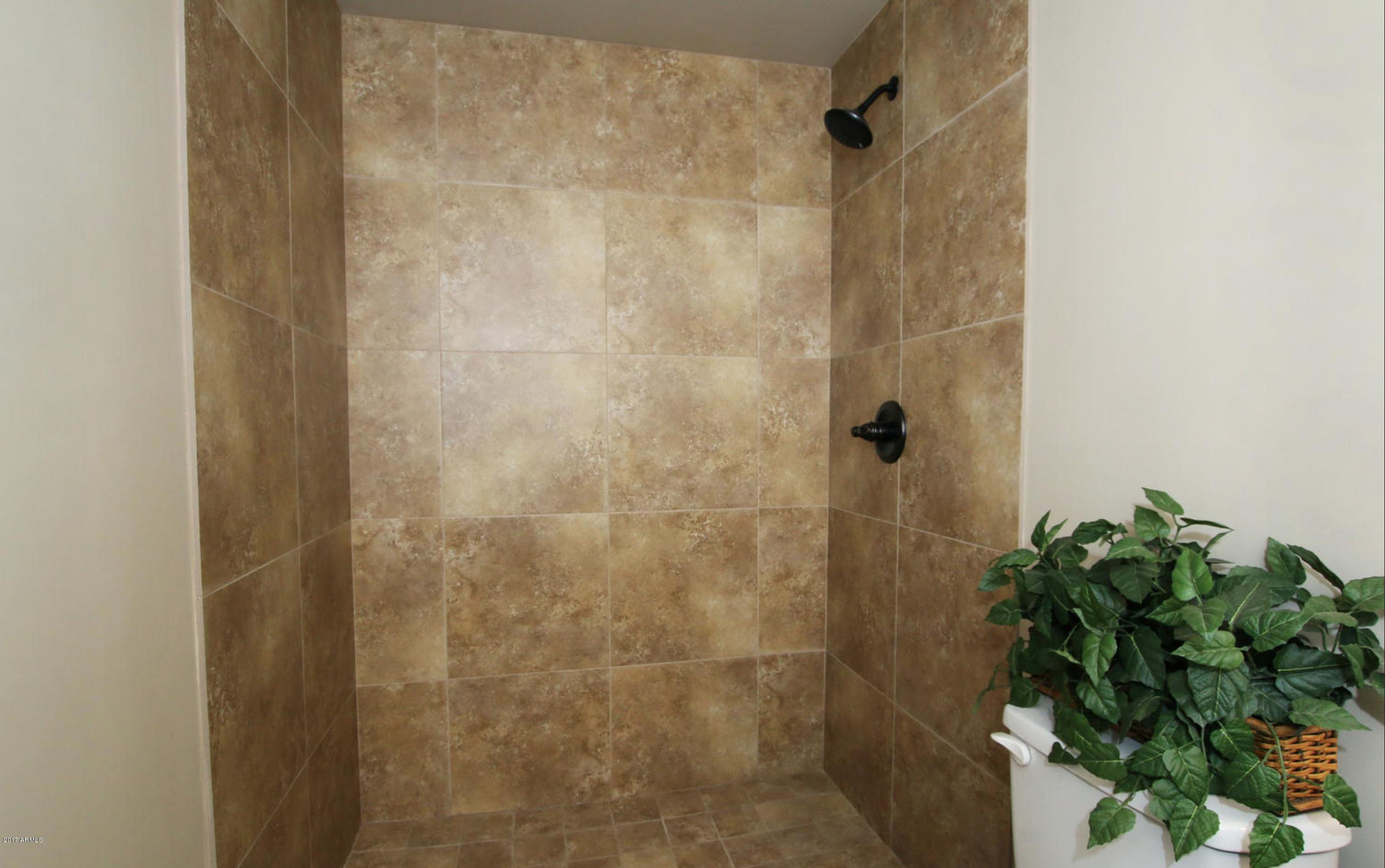 2722 East Cactus Road Phoenix, AZ 85032 - Photo 8 of 12 Screen Shot 2017-11-13 at 2.34.01 PM