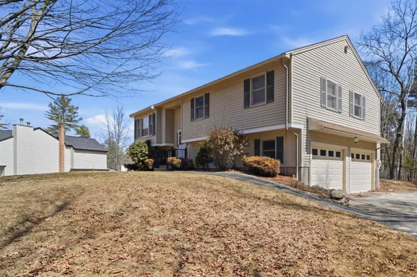 $699,900 | 16 Towne Drive, Derry, NH 03038