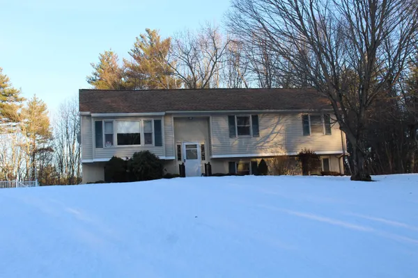 $774,500 | 16 Towne Drive, Derry, NH 03038