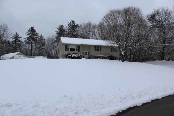 $825,000 | 16 Towne Drive, Derry, NH 03038