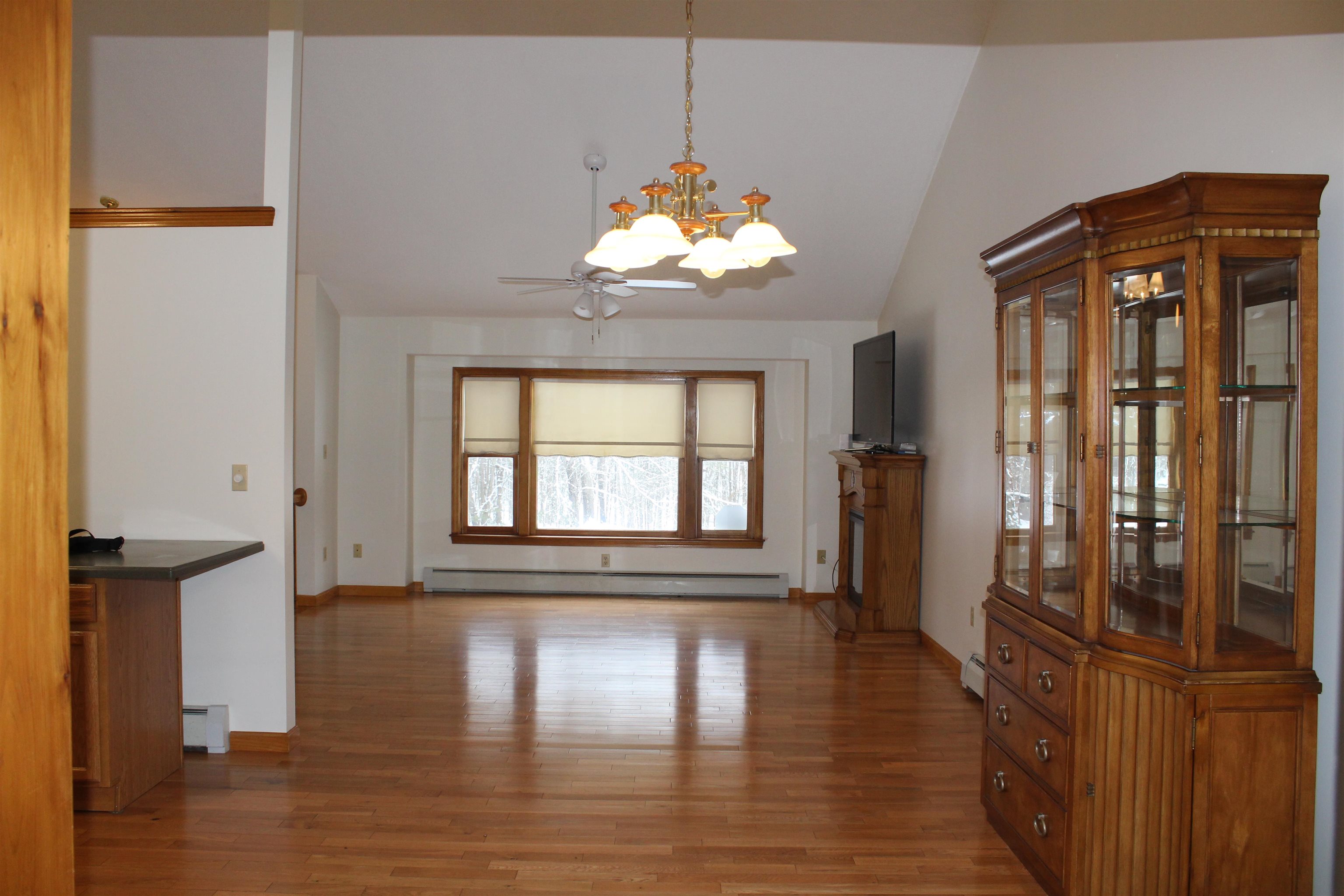 16 Towne Drive Derry, NH 03038 - Photo 28 of 46