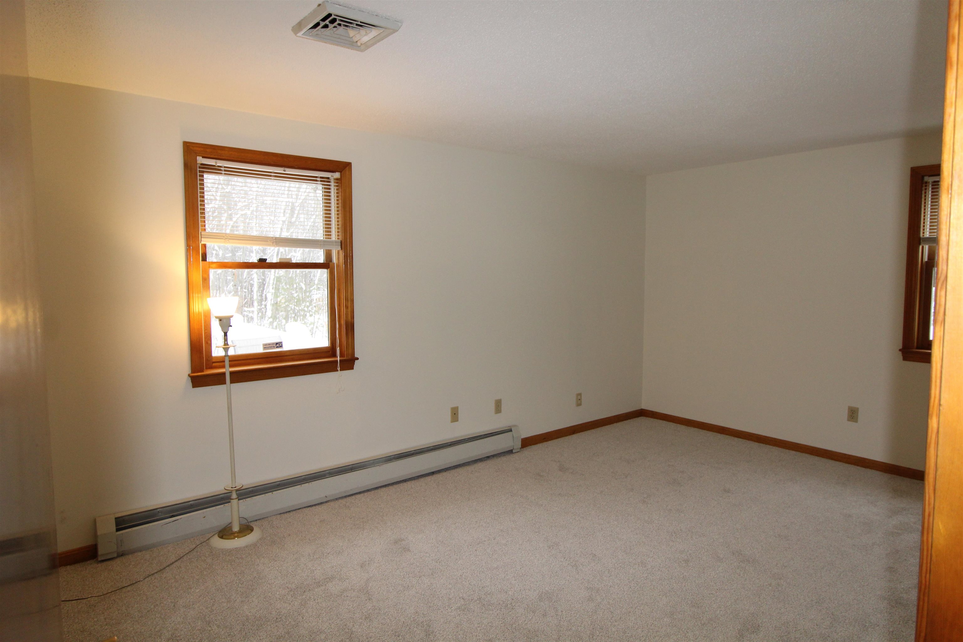 16 Towne Drive Derry, NH 03038 - Photo 38 of 44