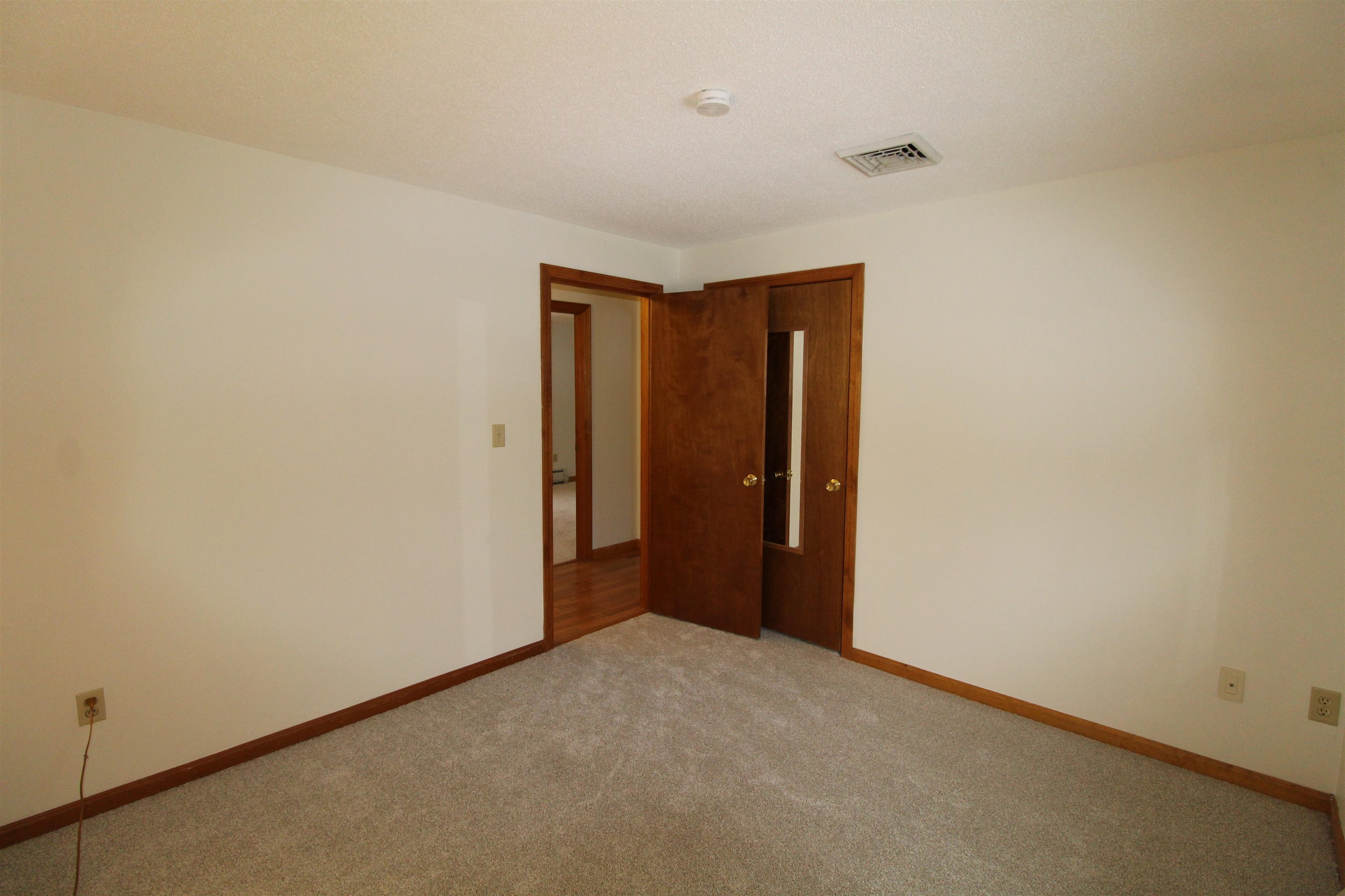 16 Towne Drive Derry, NH 03038 - Photo 39 of 46