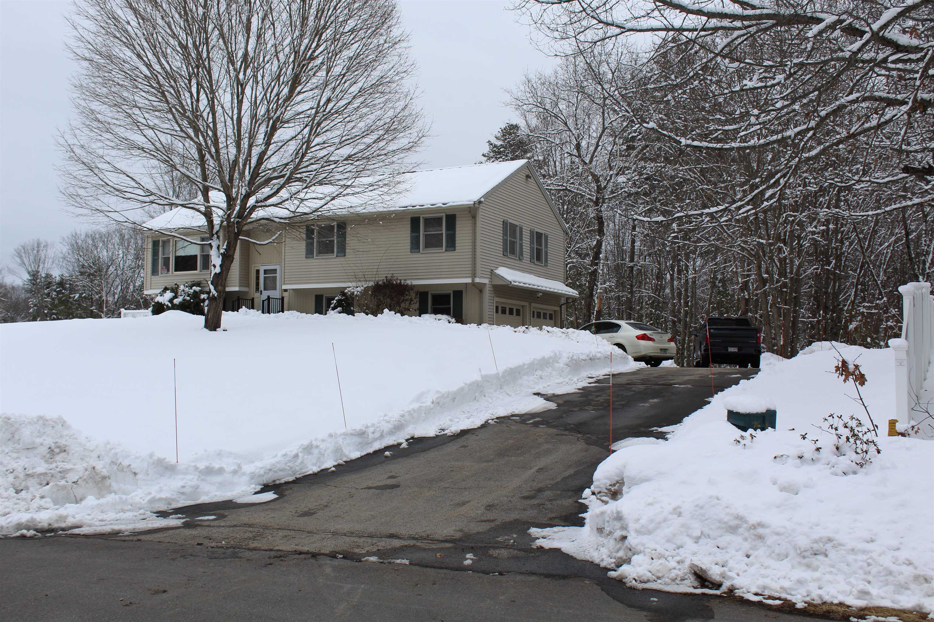 16 Towne Drive Derry, NH 03038 - Photo 4 of 44