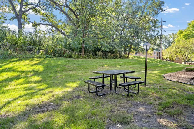 $119,900 | 9141 Highway 55, Unit 101, Golden Valley, MN 55427