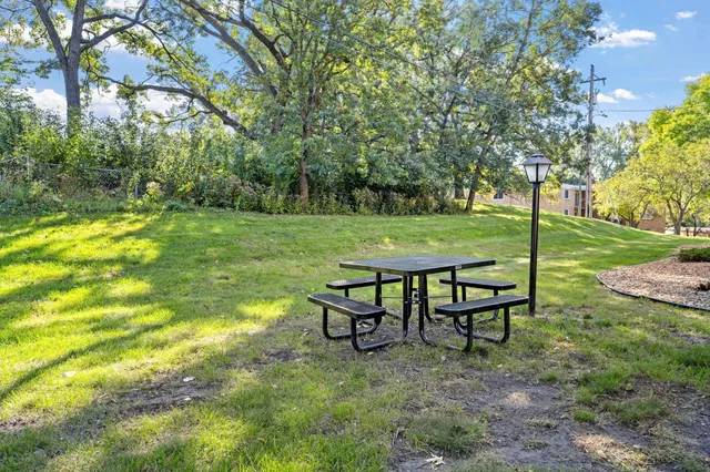 $119,900 | 9141 Highway 55, Unit 101, Golden Valley, MN 55427